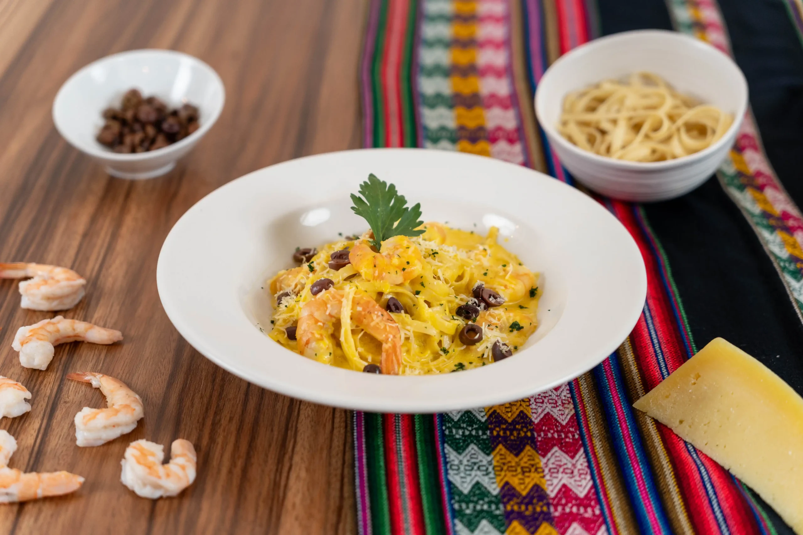 Fettuccine con Camarones en Salsa Huancaína